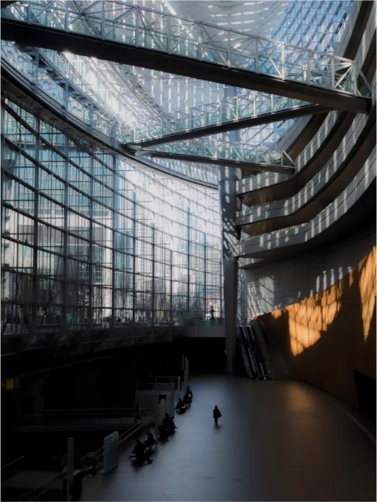 Main image Photo du Japon: Tokyo International Forum - Lumière et structure