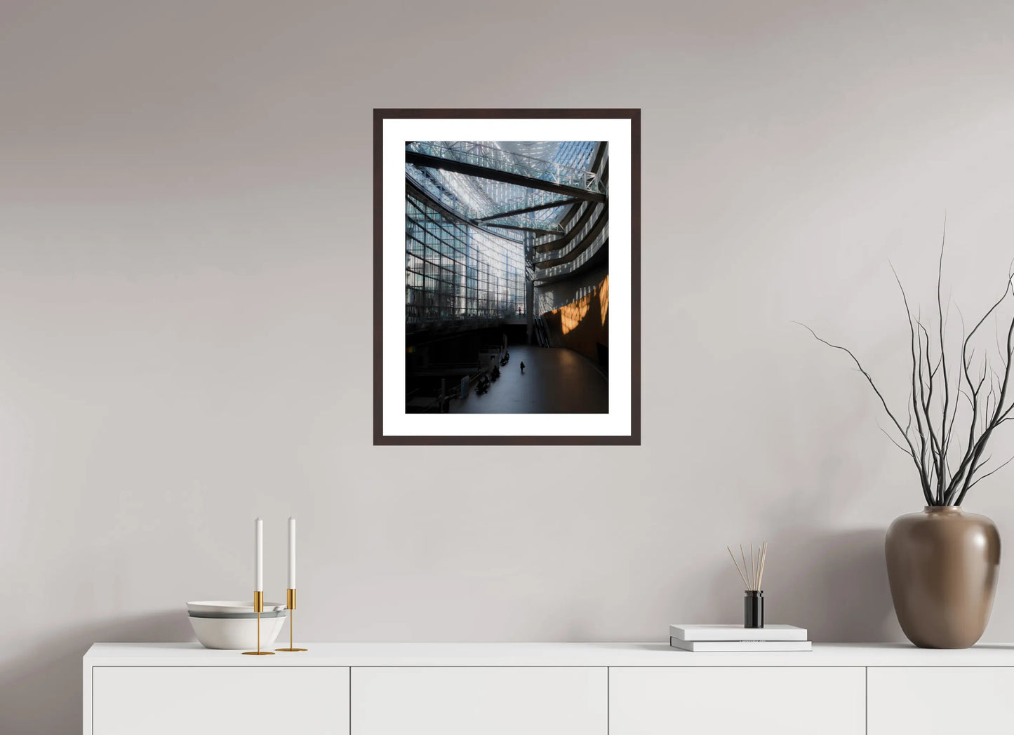 45 x 60 cm, Cadre Photo du Japon: Tokyo International Forum - Lumière et structure